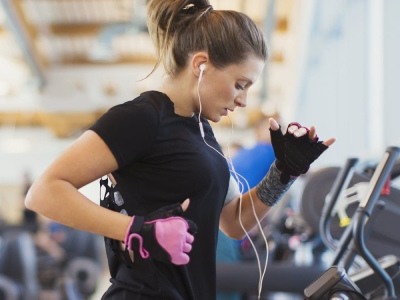 Revisão sistemática reforça impacto positivo da atividade física em mulheres com câncer de mama metastático